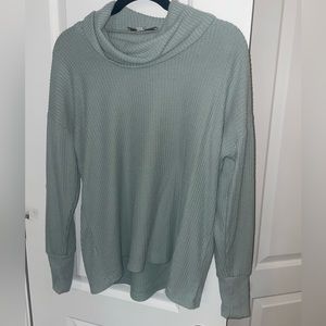 Loft turtleneck size medium